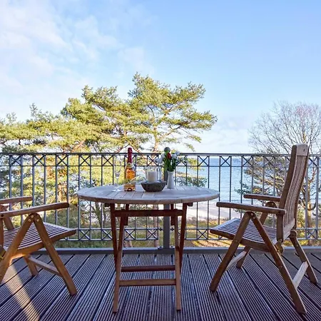 Strandnahe Mit Grossem Balkon Und Meerblick * Binz