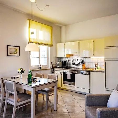 Strandnahe Mit Grossem Balkon Und Meerblick Apartament *